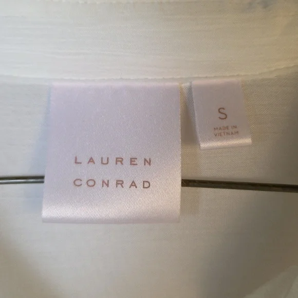 LC Lauren Conrad White Long Sleeve Embroidered Birds Hi-Low Blouse - Picture 3 of 4